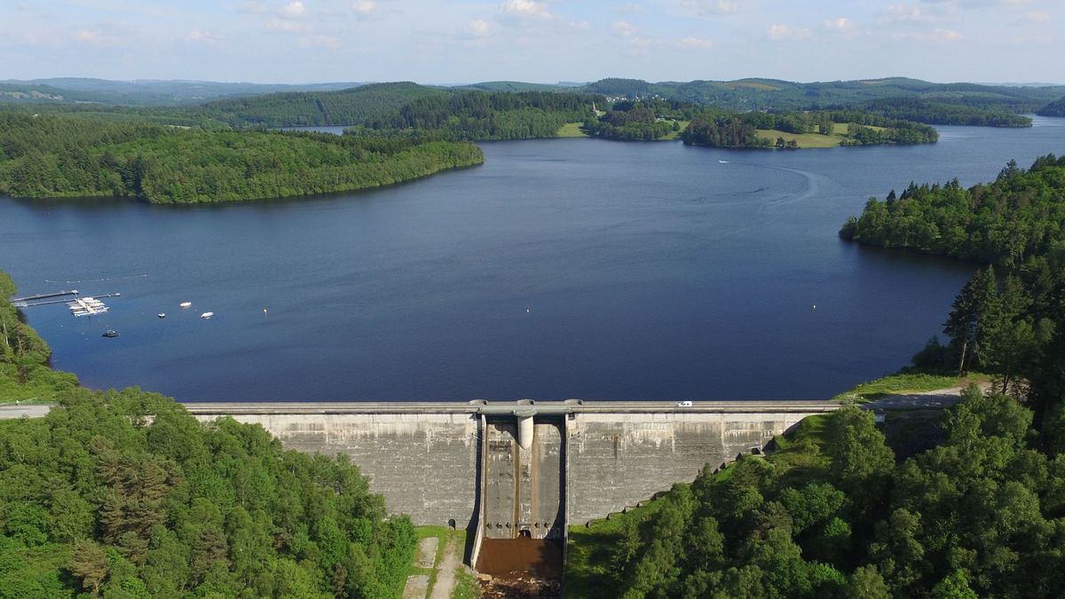 Le barrage de Vassivière vu du ciel © Région Nouvelle-Aquitaine, Dragonfly