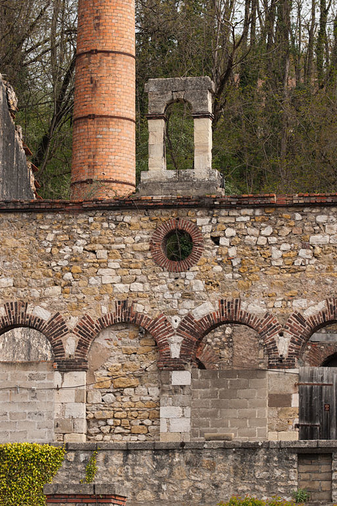 Halle et cheminée, vue de détail (photo A. Barroche).