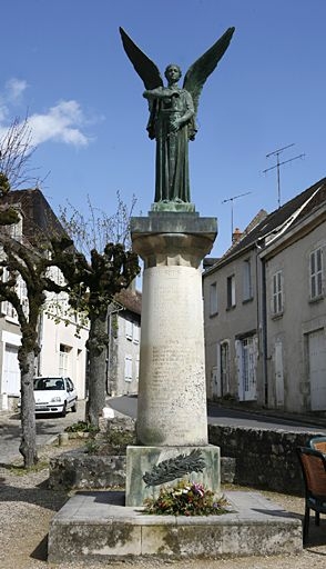 Monument aux morts d'Angles-sur-l'Anglin.