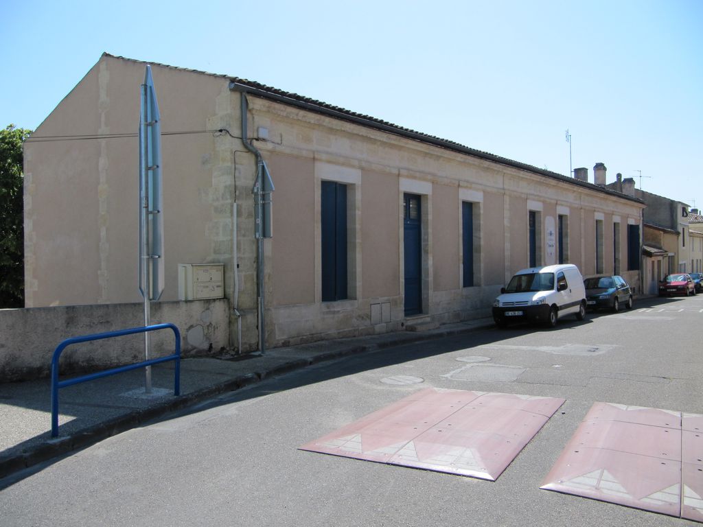 Vue d'ensemble depuis la rue Grosperrin, au nord-est.