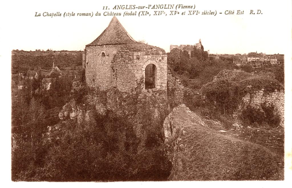 Chapelle et château, carte postale ancienne