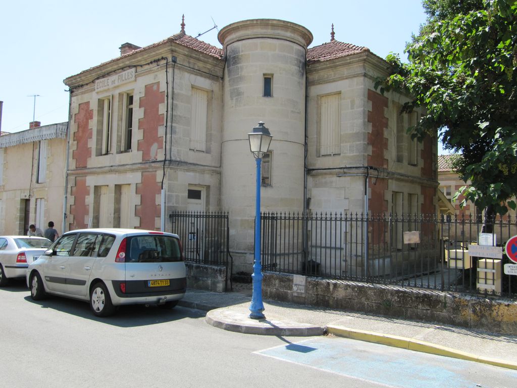 Logement de gauche.