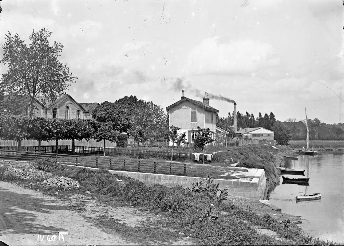 Port de la Rousselle à Saintes en 1899. 