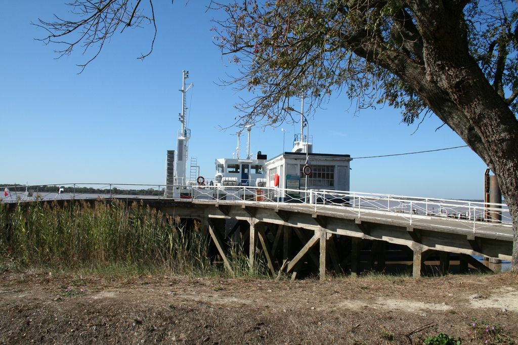 Vue d'ensemble depuis la rive.