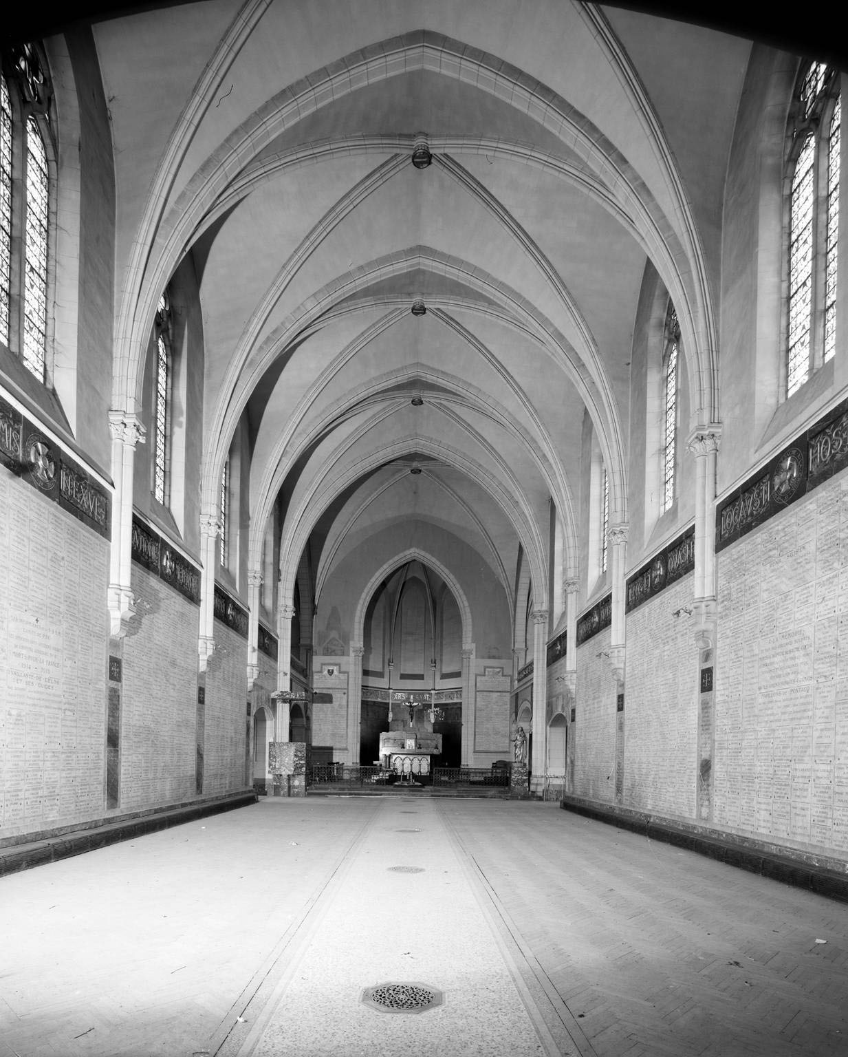 Chœur de la chapelle des sœurs du Sacré-Cœur, avant démolition.