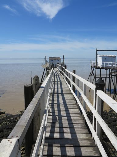 Carrelet au bout de son estacade, à Talmont-sur-Gironde.