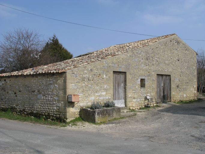 L'ancienne dépendance au nord.