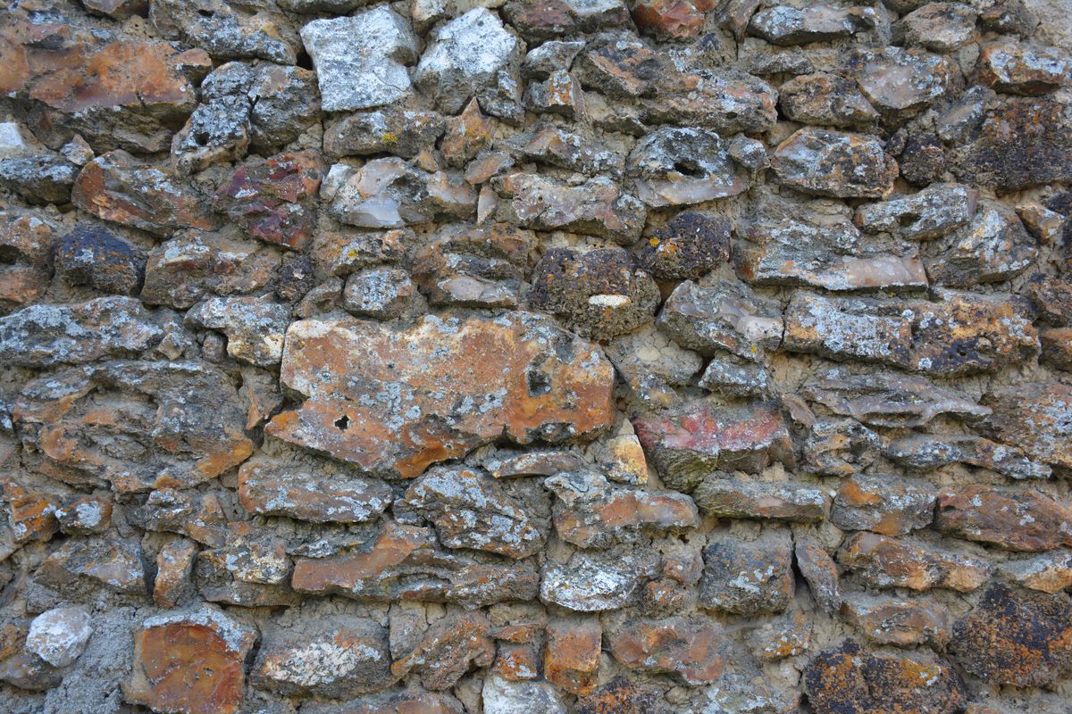 Maçonnerie en silex à Chenevelles.