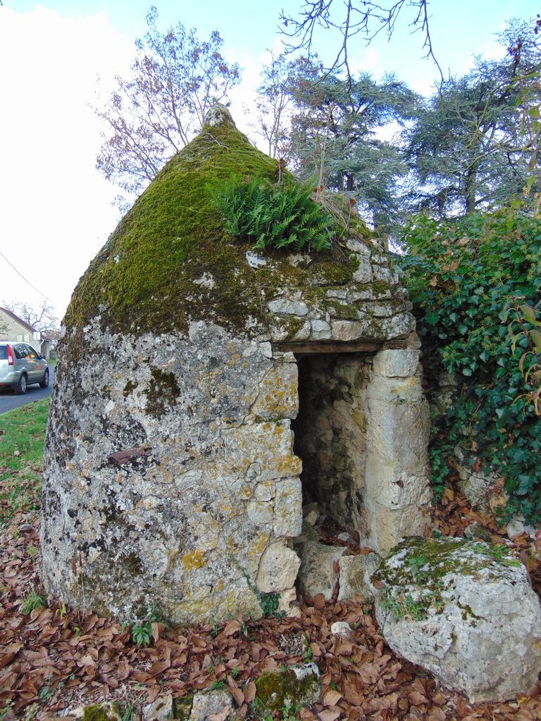 Loge à l'entrée de la commune en direction de Vicq-sur-Gartempe.