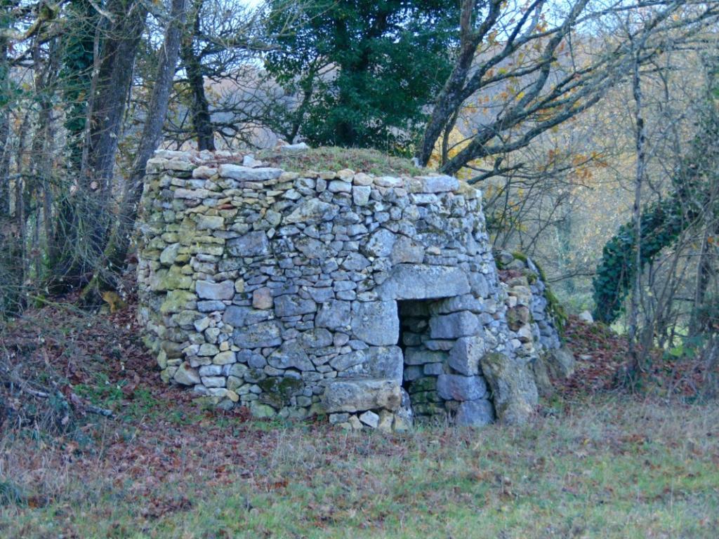 Exemple réussi de restauration en utilisant la technique de construction en pierre sèche.