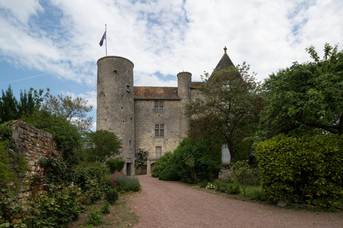 Façade ouest du château.