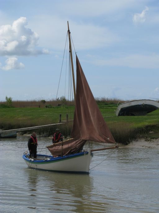 La filadière La Parfaite arrivant dans le port de Saint-Seurin-d'Uzet.