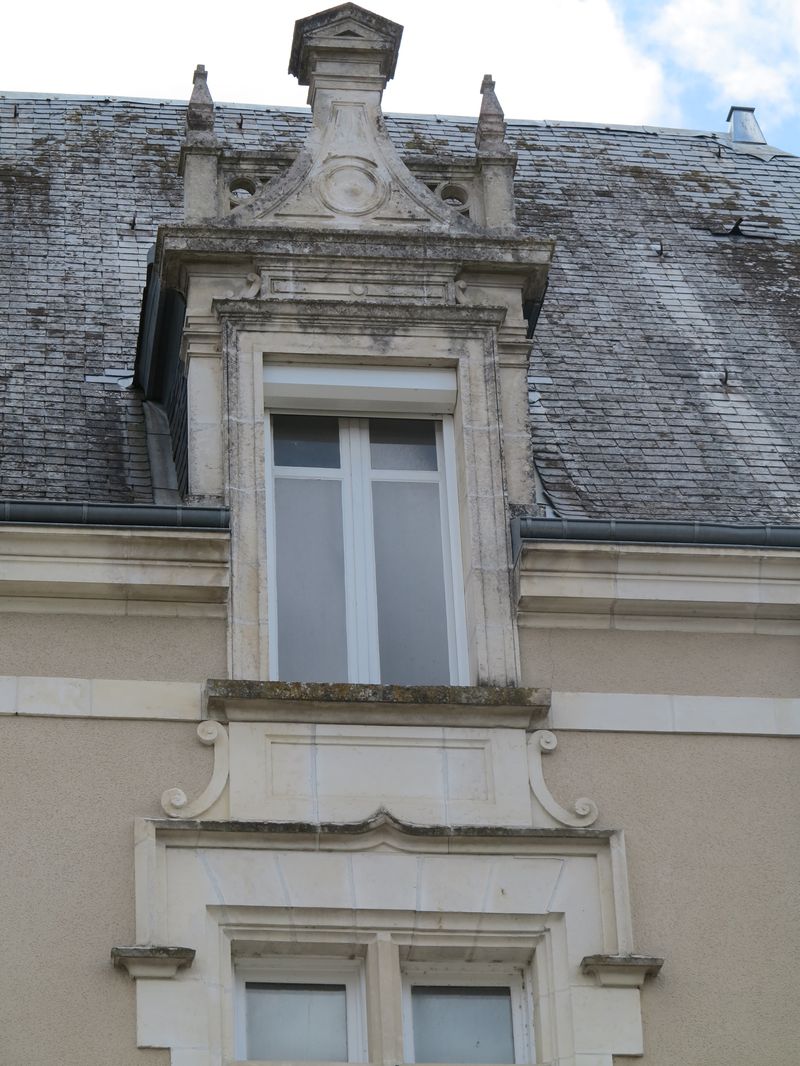 Détail d'une lucarne façade ouest.