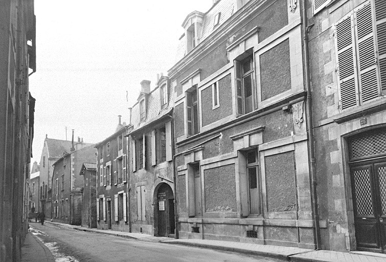 Annexe de la préfecture, façade sur rue Théophraste-Renaudot, vers 1950.