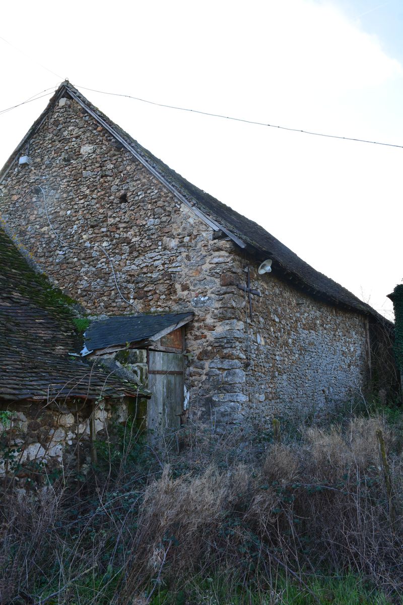 Grange à la Caraque, vue depuis le nord.