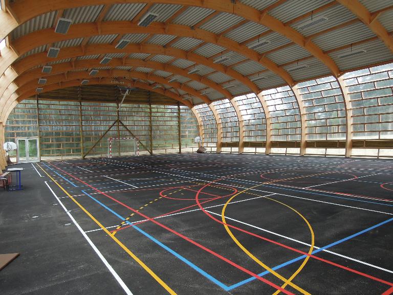 Intérieur de la halle de sport