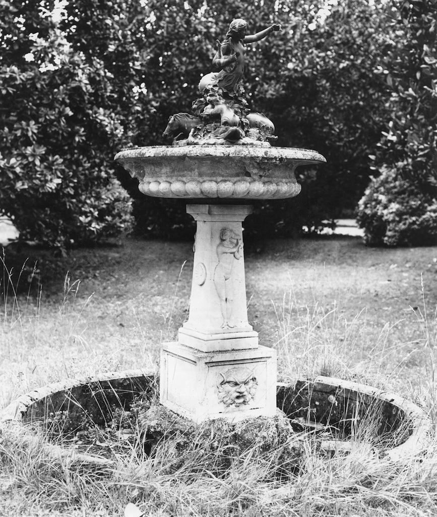 Fontaine à la Sirène, ensemble.