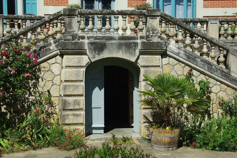 Elévation est, escalier de la terrasse, menant de la villa au jardin.