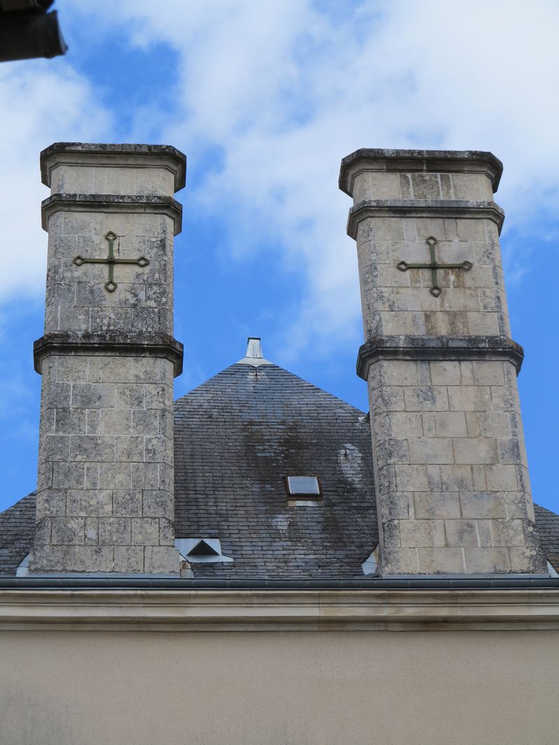 Détail des cheminées côté sud.