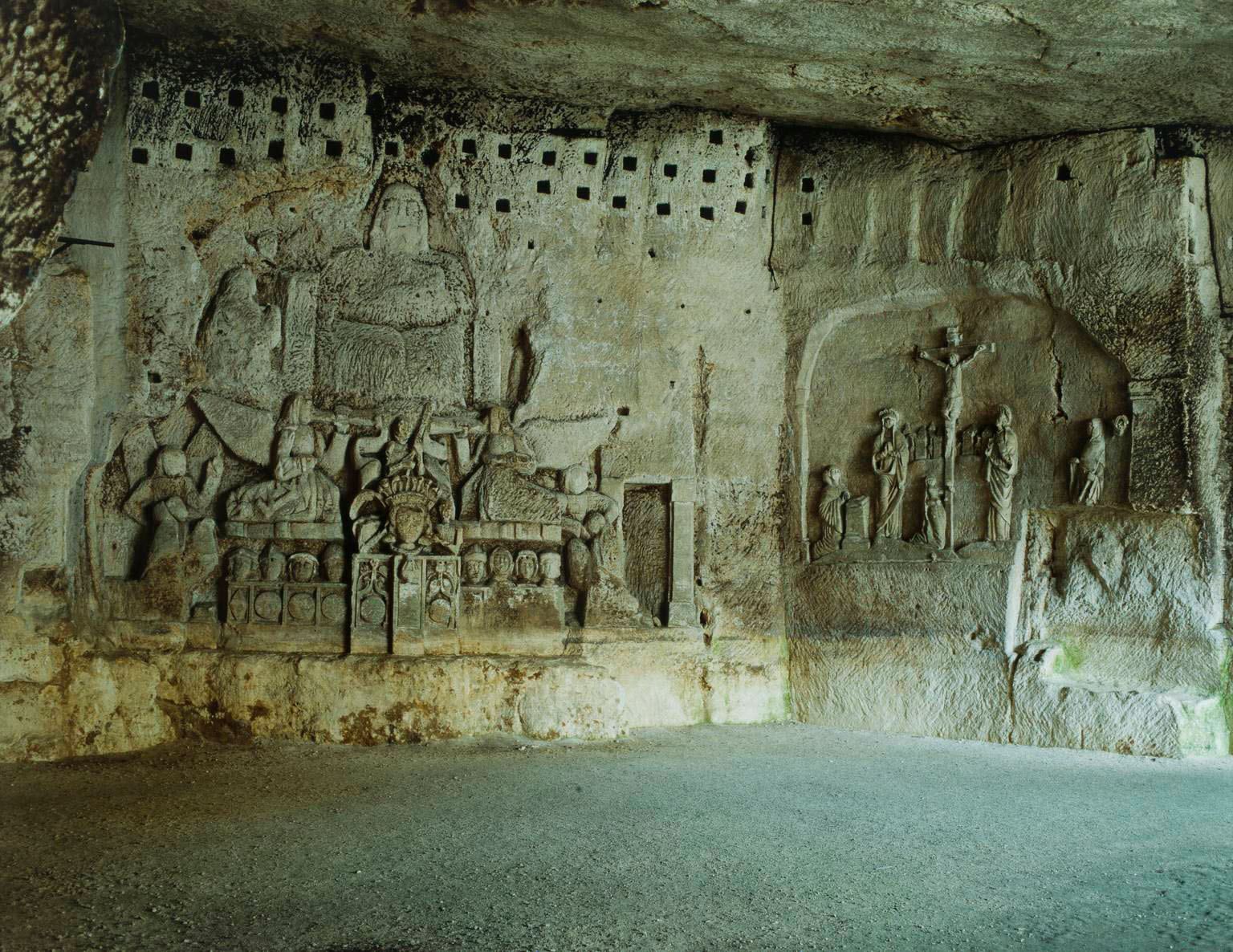 Bas relief de la salle troglodytique du 