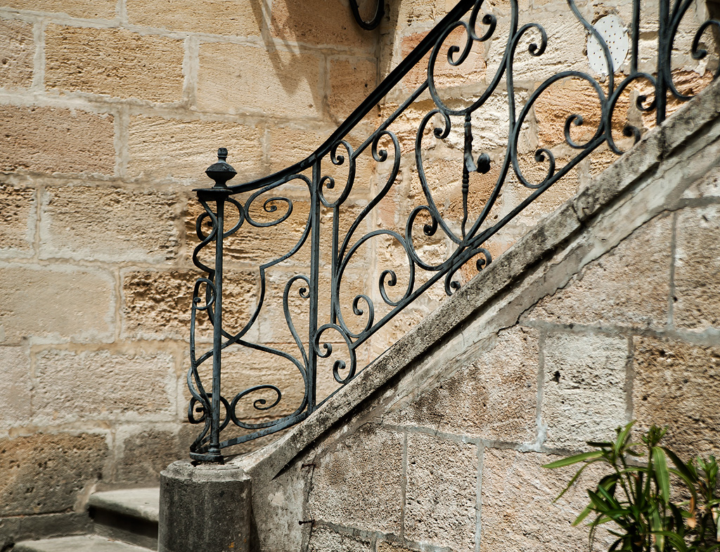 Elévation côté jardin, partie gauche : détail de l'escalier.