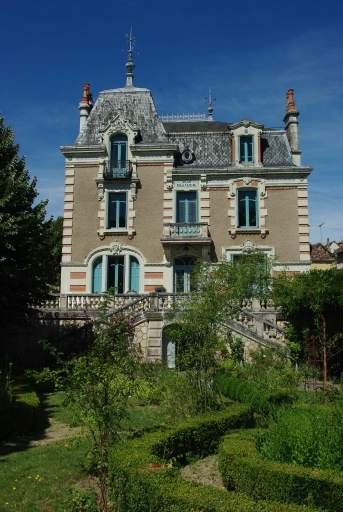 Villa vue depuis l'est.