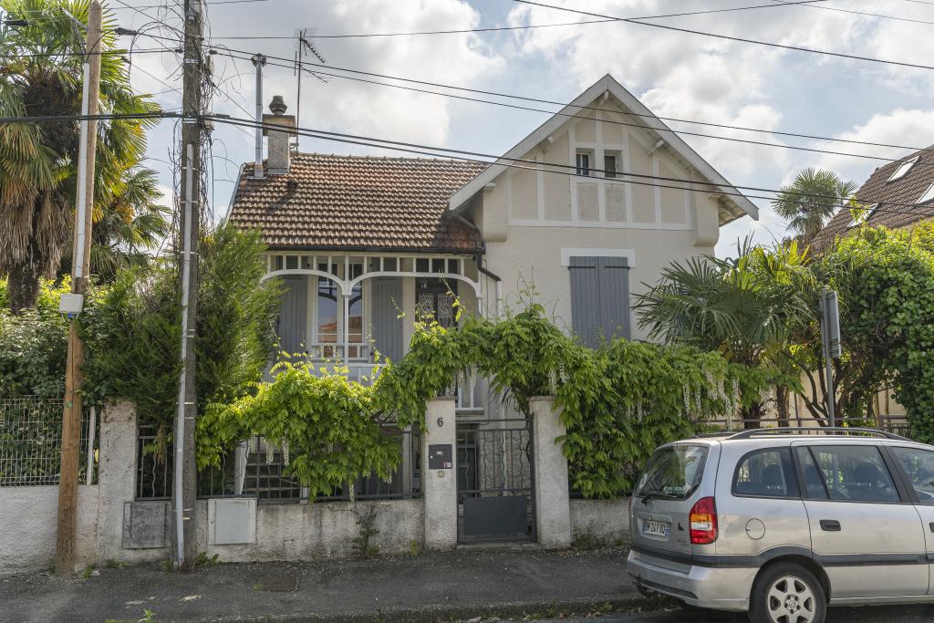 Vue d'ensemble de l'habitation.