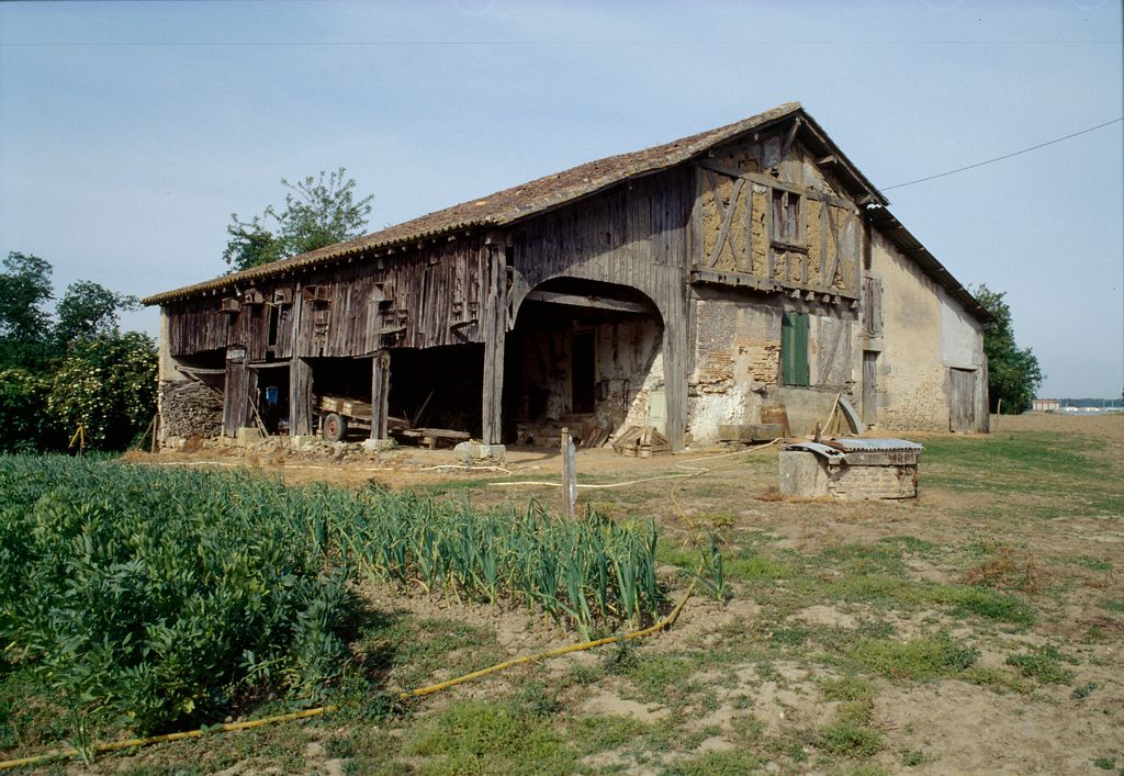 Vue d'ensemble depuis le nord est.