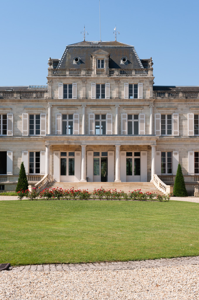 Château, façade nord-est : pavillon central.