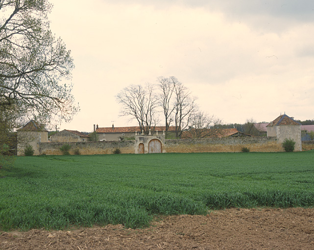 Ensemble vu du sud.