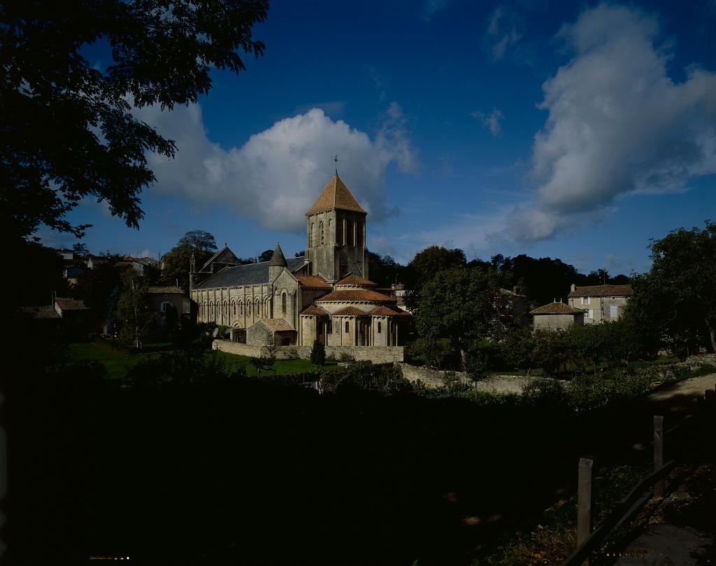 Vue générale prise du sud est.