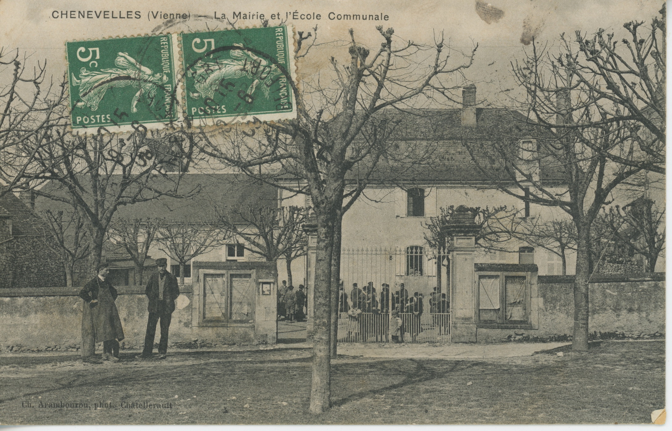 L'école au début du 20e siècle, carte postale ancienne.