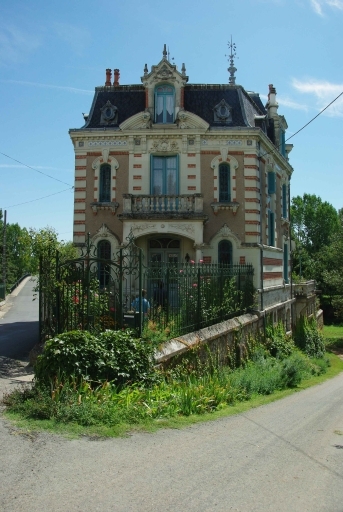 Villa vue depuis l'ouest.