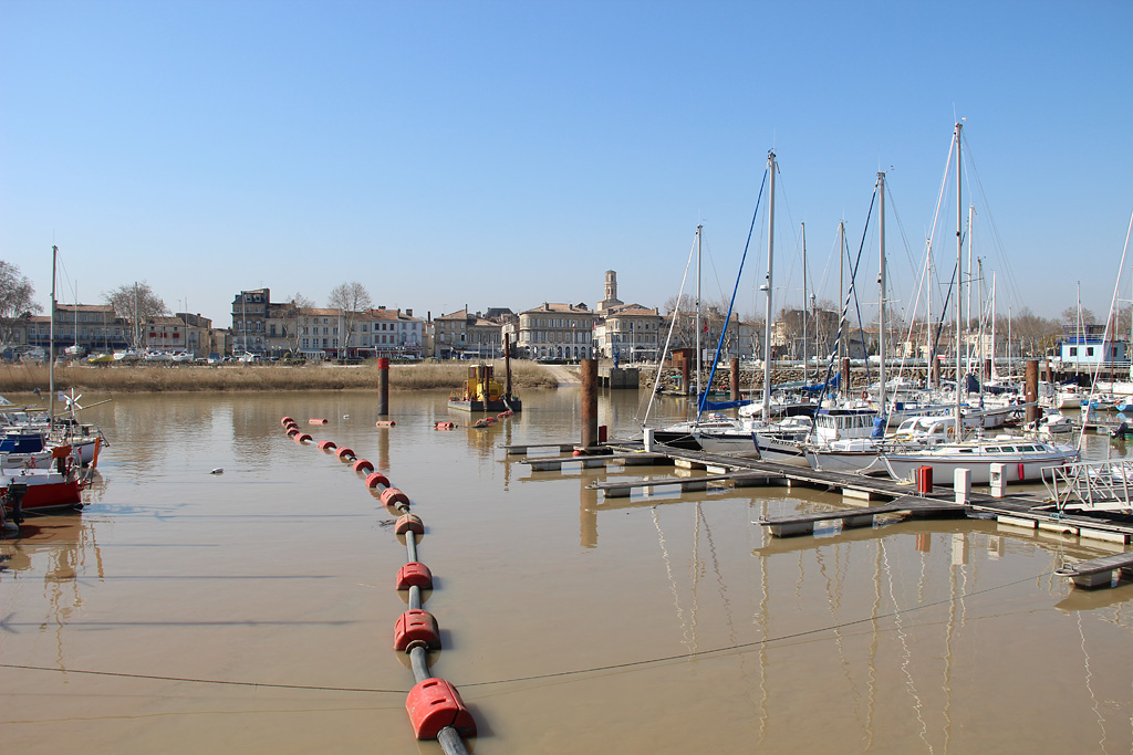 Vue du bassin de port depuis le ponton.