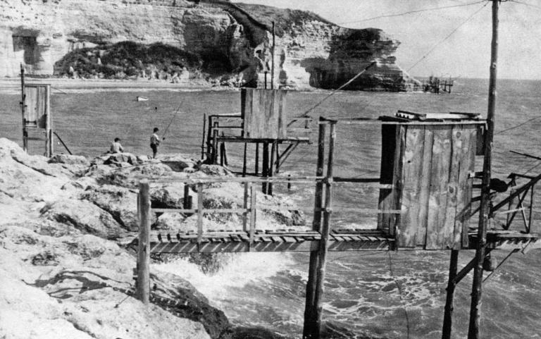 Carrelets à la conche de Cadet, à Meschers, vers 1950.