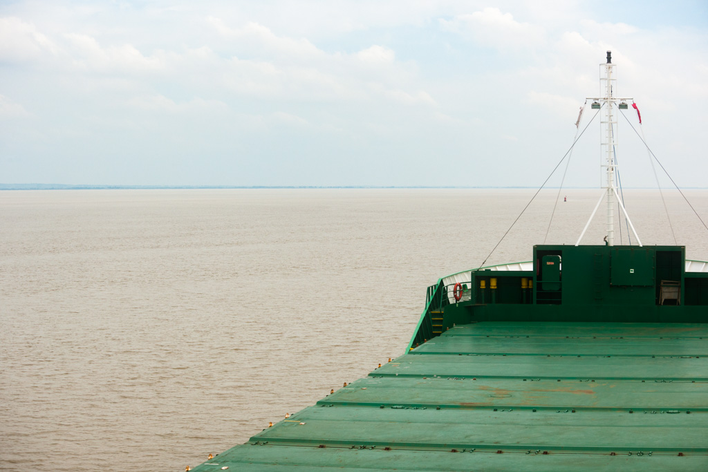 Vue du pont depuis la cabine de pilotage.