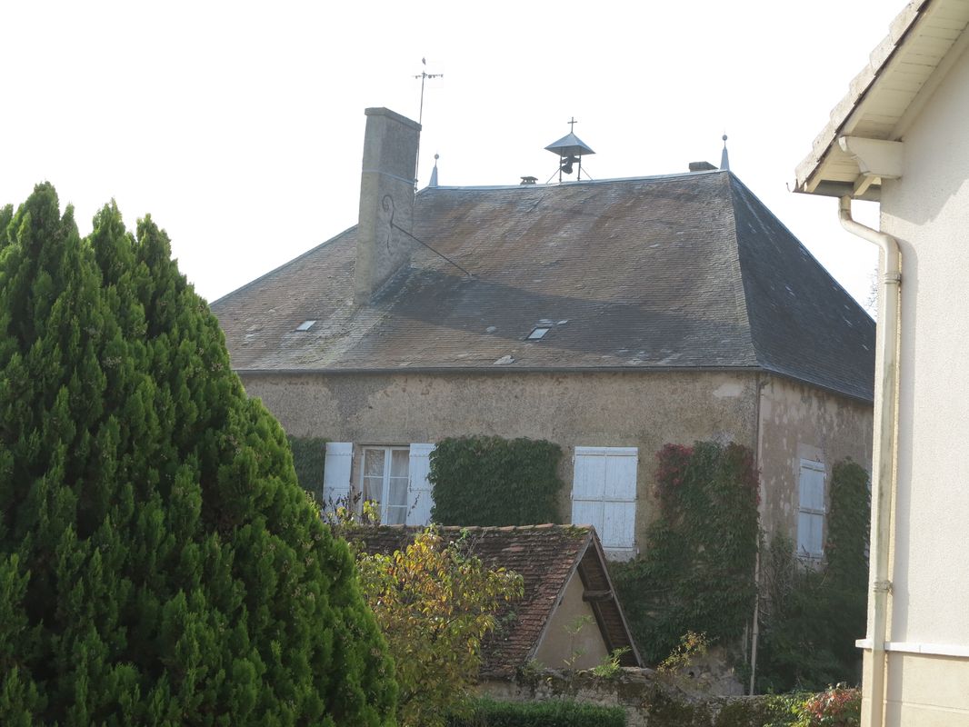 Vue de la façade arrière de la maison, côté nord.