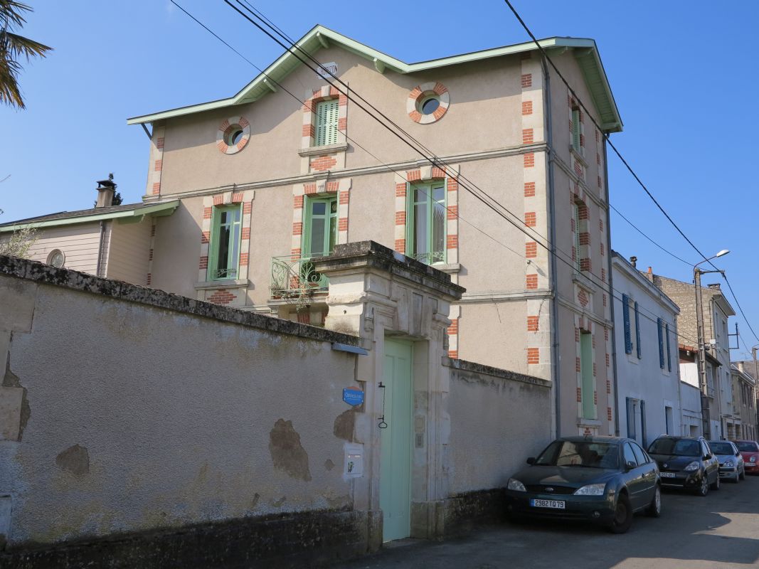 La maison vue de puis le nord-est.