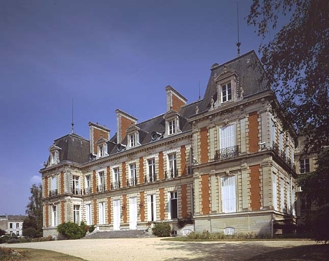 Hôtel du préfet, façade ouest, vers le jardin.