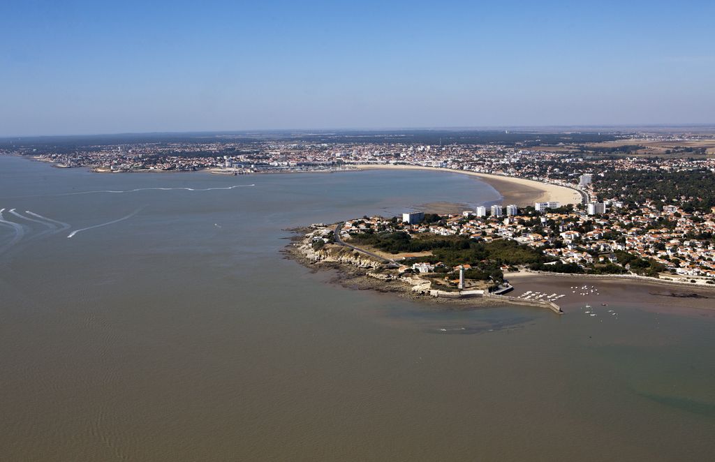 La Grande conche de Royan et la pointe de Vallières. Vue aérienne.