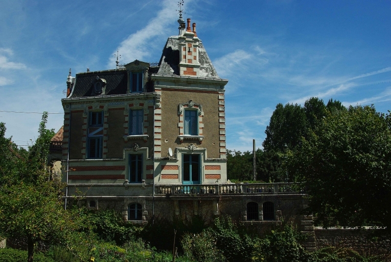 Villa vue depuis le sud.