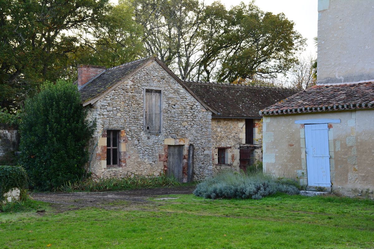 Logement de la ferme du château de la Gabillère, au sud-ouest de la cour.