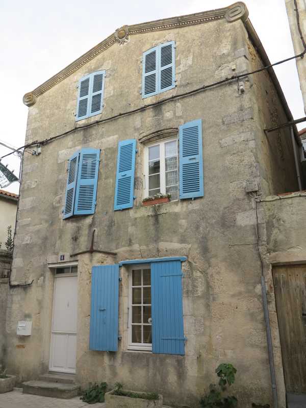 La maison vue depuis le sud-ouest.