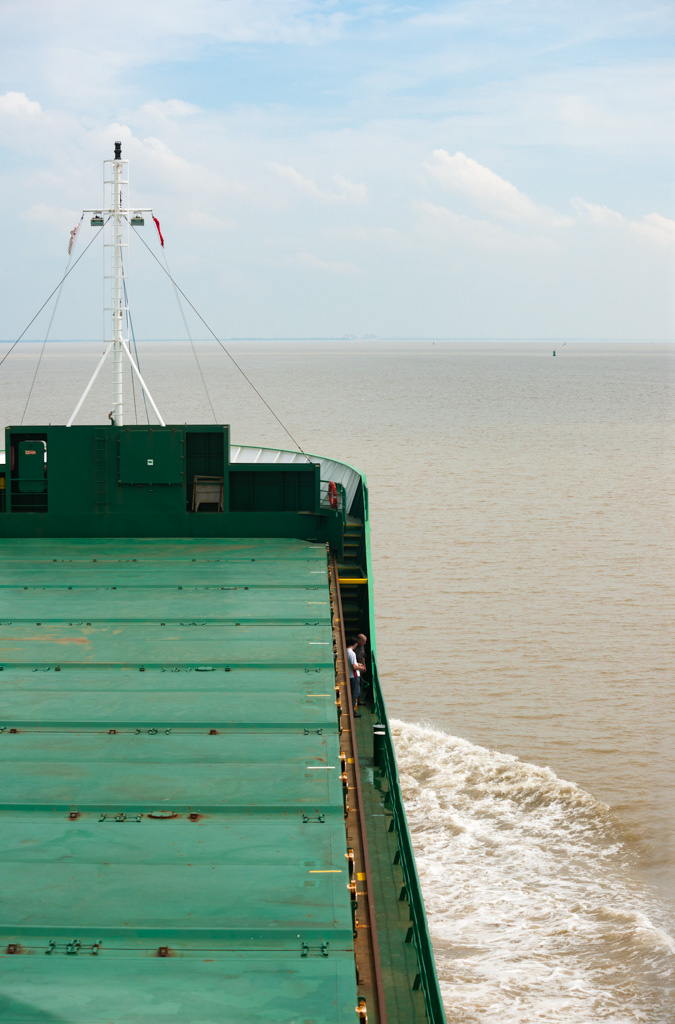 Vue du pont depuis la cabine de pilotage.