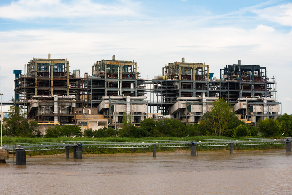 Vue d'ensemble depuis la Garonne (en cours de démantèlement).