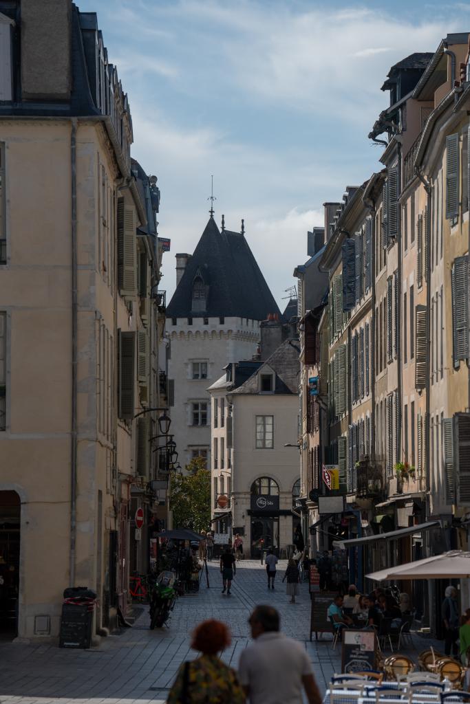 Rue Joffre vers le quartier du château.