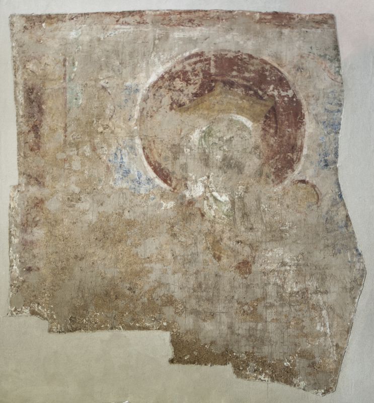 Scène 5 : vieillards de l'Apocalypse, tête d'un vieillard, fragment déposé dans les collections du musée de Montmorillon.