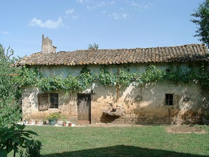 Logis, élévation antérieure, vue prise de l'est.