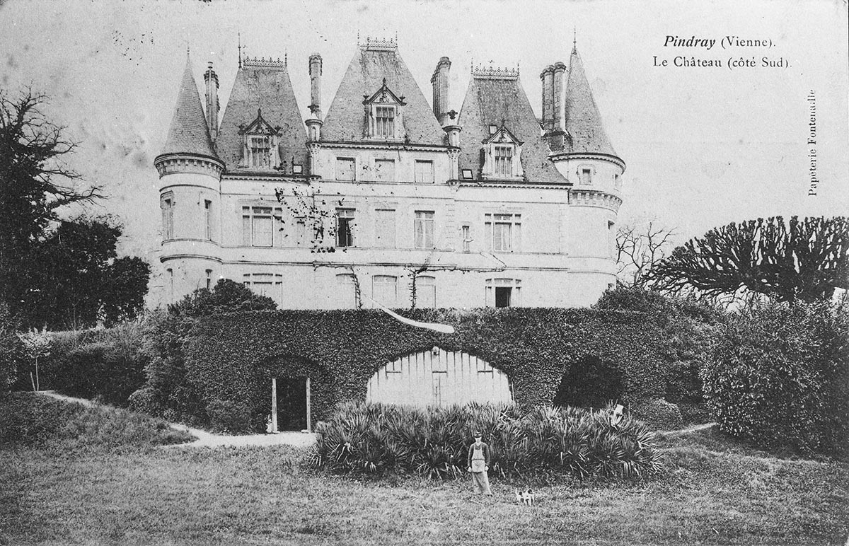 Château de Pindray, carte postale du début du 20e siècle.