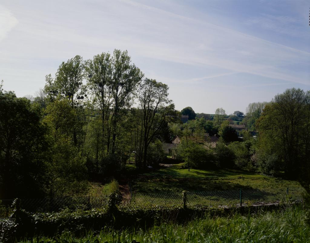 Vue du site de Taillepied prise depuis Ponthioux.